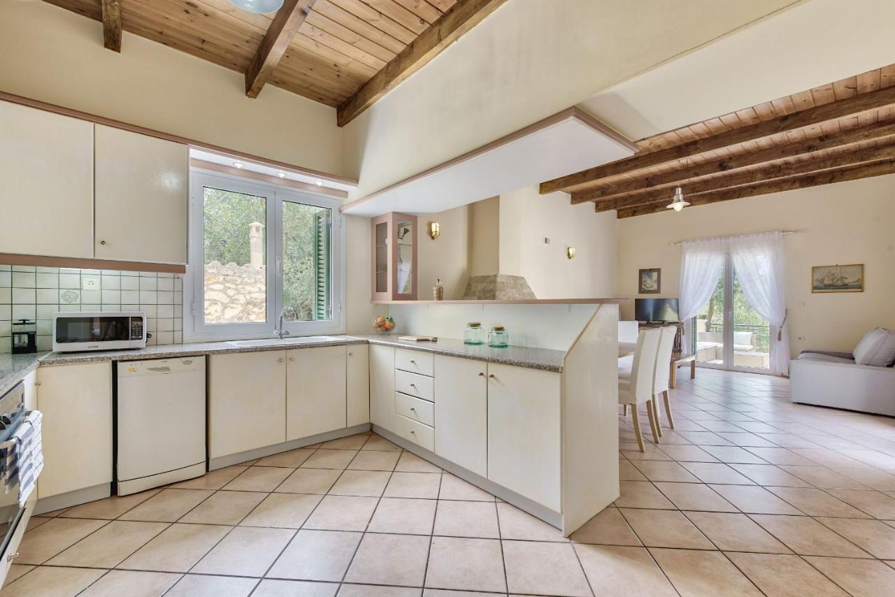 Olivegrove Villa - Nestled In Olive Trees With Private Pool, By Zantewize 트라가키온 외부 사진