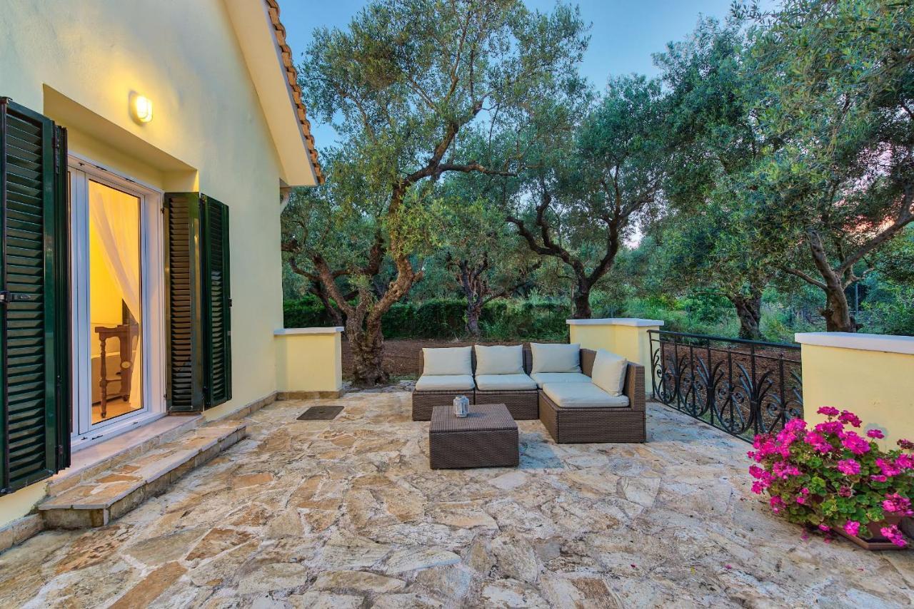Olivegrove Villa - Nestled In Olive Trees With Private Pool, By Zantewize 트라가키온 외부 사진