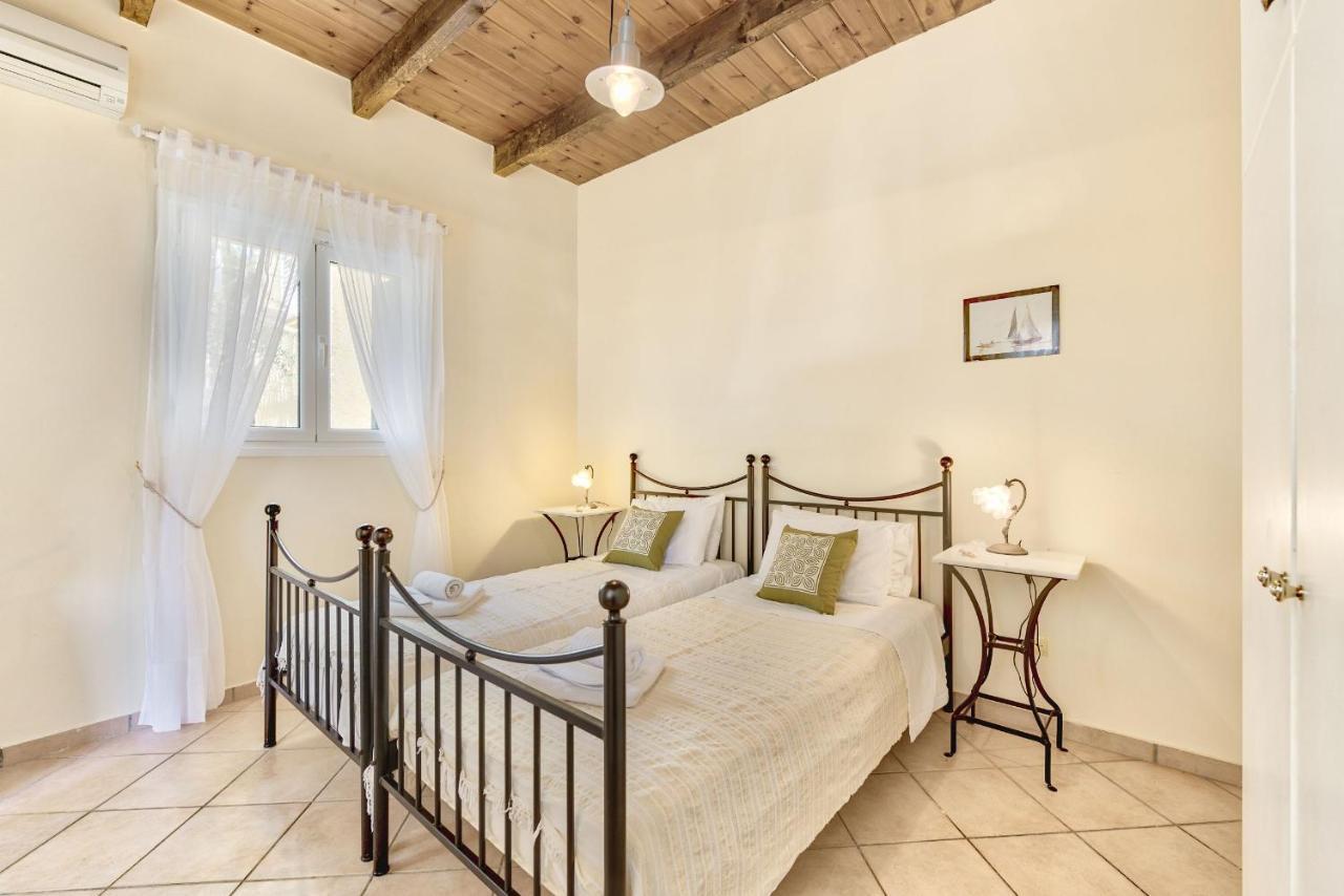 Olivegrove Villa - Nestled In Olive Trees With Private Pool, By Zantewize 트라가키온 외부 사진