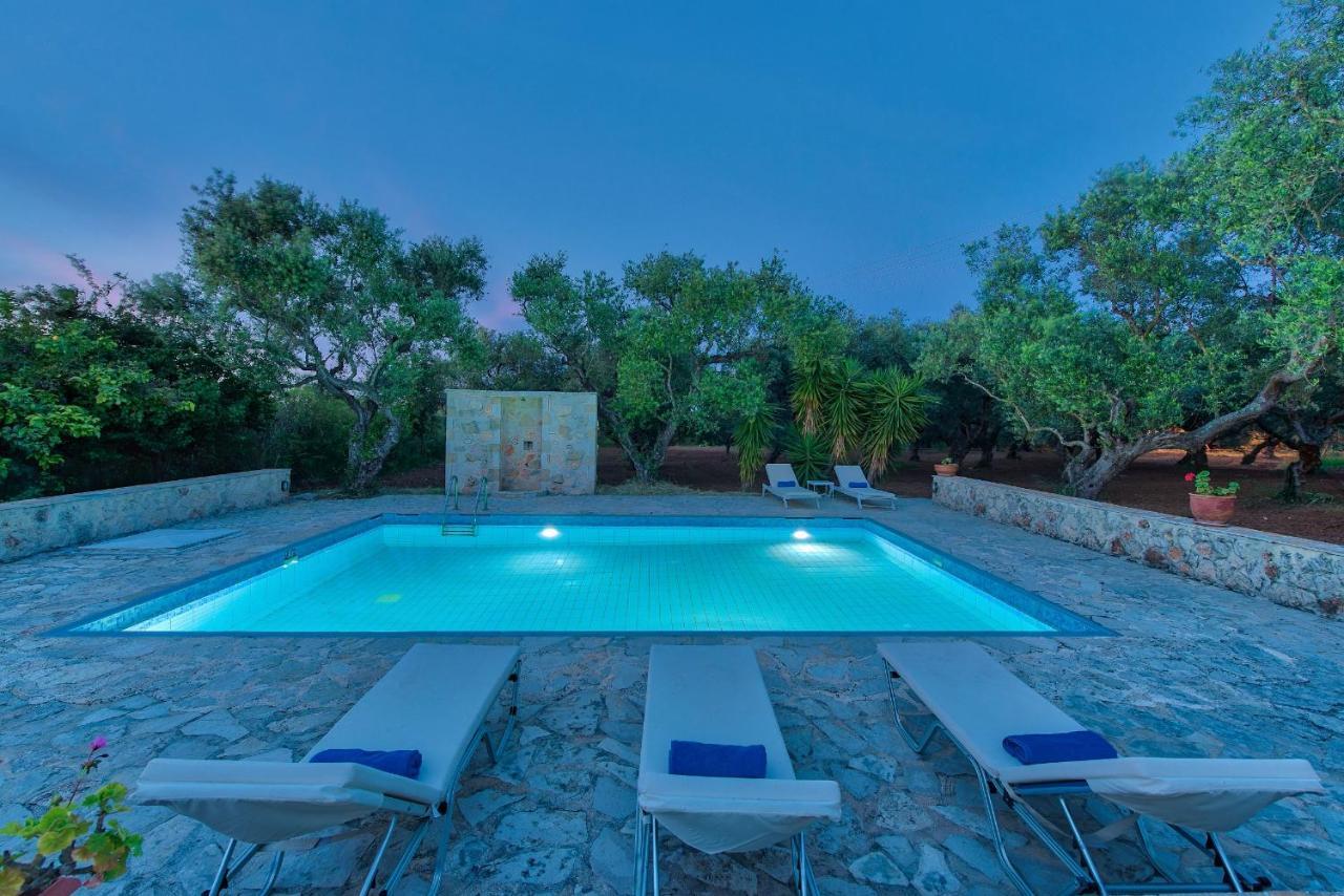 Olivegrove Villa - Nestled In Olive Trees With Private Pool, By Zantewize 트라가키온 외부 사진