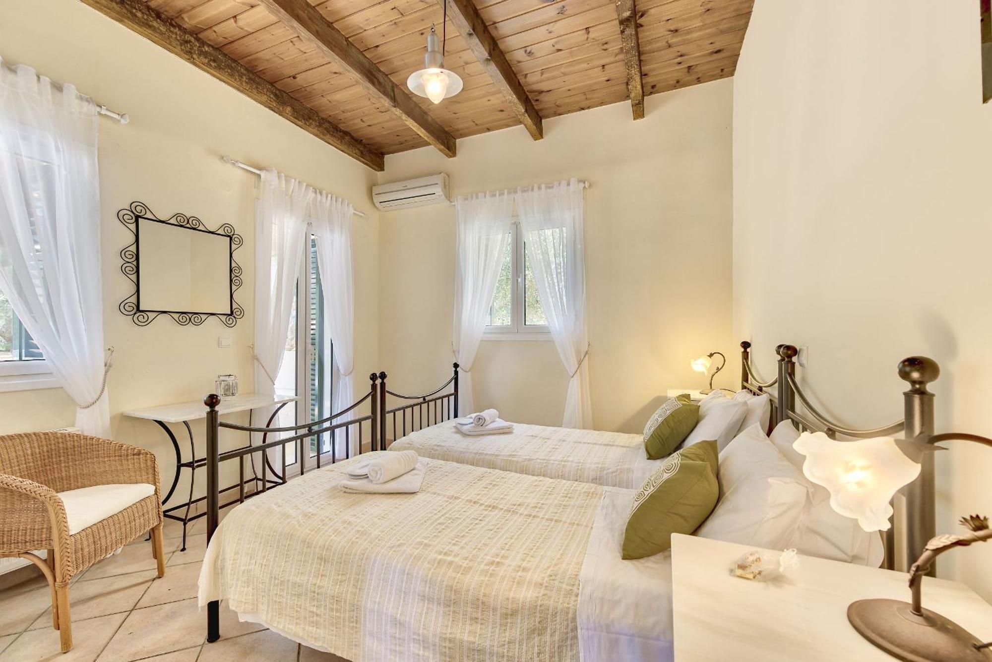 Olivegrove Villa - Nestled In Olive Trees With Private Pool, By Zantewize 트라가키온 외부 사진