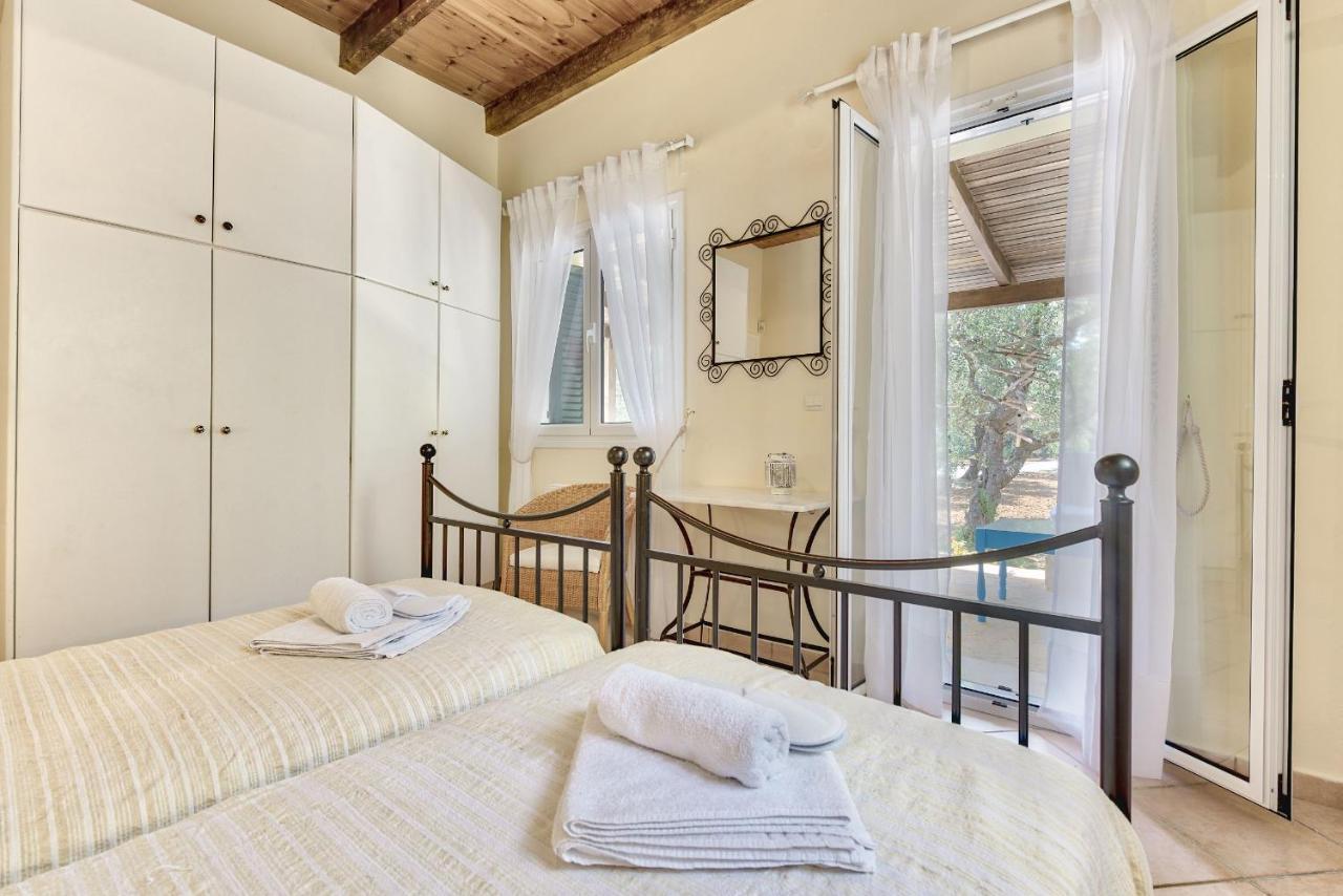Olivegrove Villa - Nestled In Olive Trees With Private Pool, By Zantewize 트라가키온 외부 사진